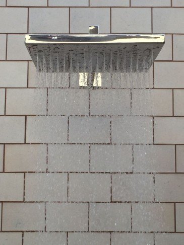 Ducha de Parede Quadrada em Aço Inox para Piscinas