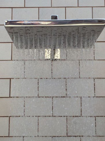 Ducha de Parede Quadrada em Aço Inox para Piscinas