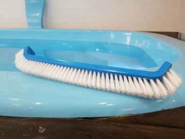 Escova de Nylon Curva Especial para Limpeza de Piscina