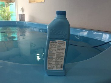 Limpa Bordas Especial para Piscinas Hidrosan 1 Litro