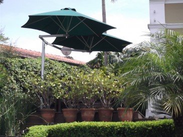 Ombrelone Duoflex Sextavado Com Dois Braços Articulados e Base Redonda