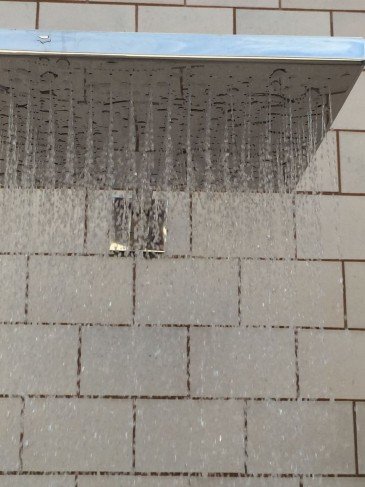 Ducha de Parede Quadrada em Aço Inox para Piscinas