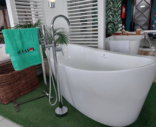 Banheira Air Massage Creta X Freestanding em Acrílico