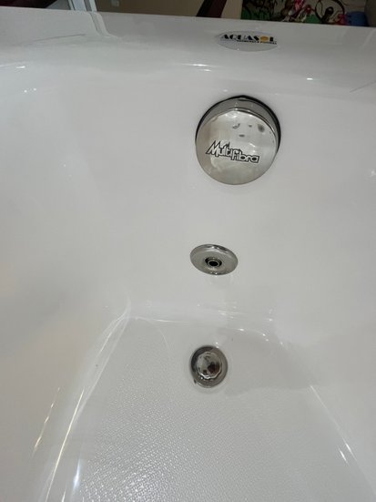 Banheira de Canto M11E em Gel Coat  Padrão