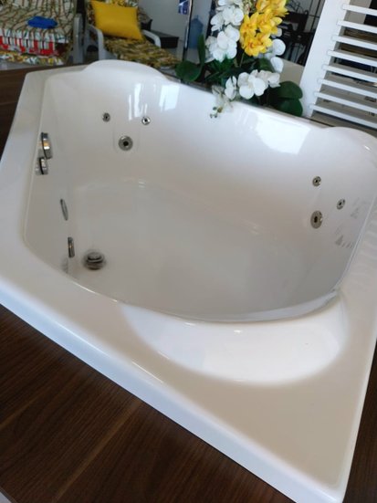 Banheira de Canto M12 em Gel Coat Padrão