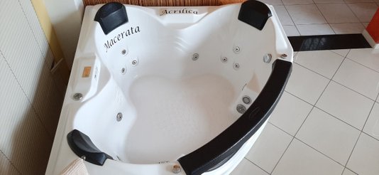 Banheira de Canto Macerata em Gel Coat