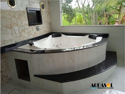 Banheira Hidromassagem de Canto Serena Master em Gel Coat