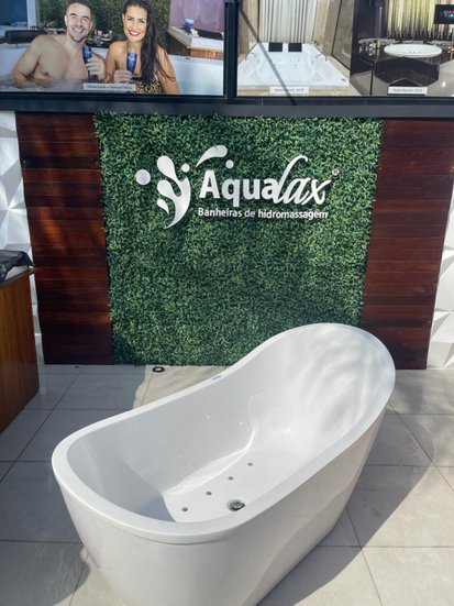Banheira Oval de Imersão Hibisco Freestanding em Gel Coat