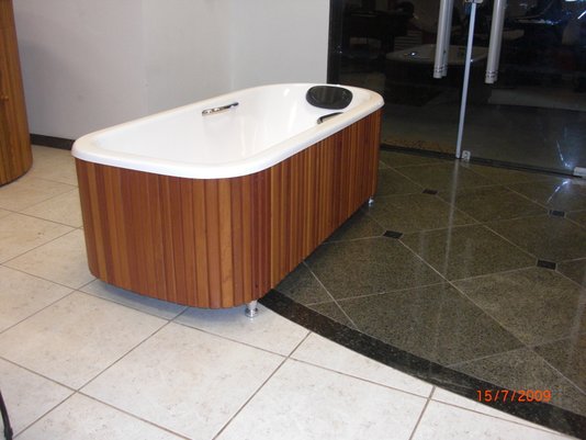 Banheira Oval Luna Slim Plus em Gel Coat