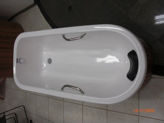 Banheira Oval Luna Slim Plus em Gel Coat