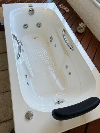 Banheira Retangular Benidorm Slim em Gel Coat