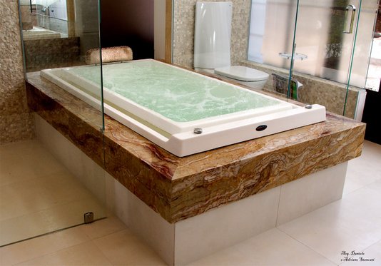Banheira Retangular Olbia Borda Infinita em Gel Coat