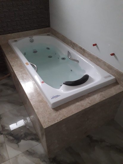 Banheira Retangular Copacabana Diamante em Gel Coat