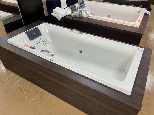 Banheira Retangular Pietá Single Designer em Acrílico
