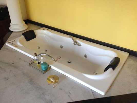 Banheira Retangular Rieti em Gel Coat