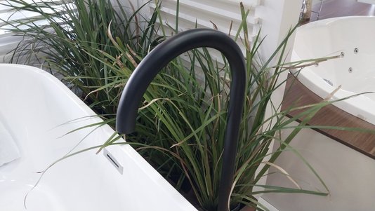 Bica de Piso para Banheira imersão Loop