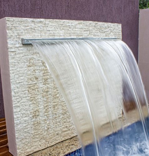 Cascata de Embutir em Fibra de Vidro Com Bico de Inóx e Iluminação de Led