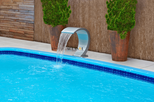 Cascata Luna em Fibra para Piscinas