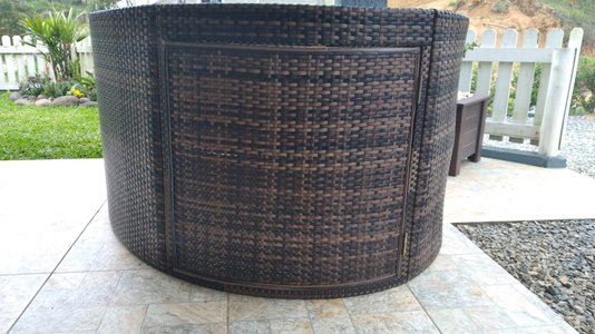 Deck Vertical Em Junco Sintético Com Escada de Acesso Para SPAS Àgua Nativa