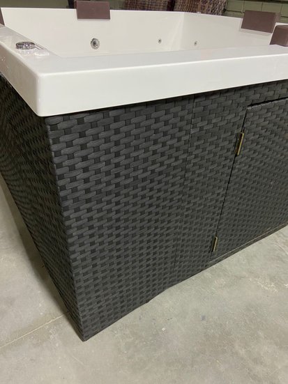 Deck Vertical Em Junco Sintético Com Escada de Acesso Para SPAS Àgua Nativa