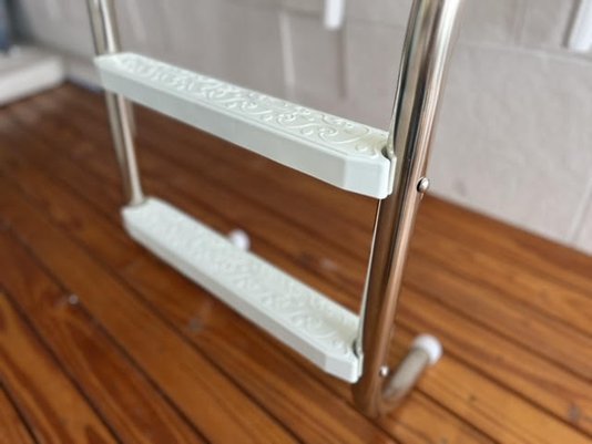 Escada Aço Inox com 2 Degraus ABS Anatômico para Piscinas