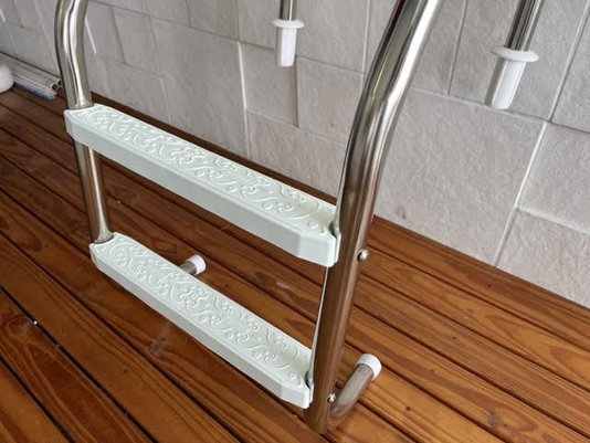 Escada Aço Inox com 2 Degraus ABS Anatômico para Piscinas