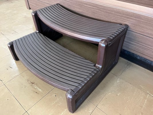Escada Jacuzzi Dois Degraus de Polipropileno Antiderrapante para SPA
