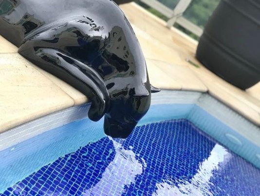 Escultura Pantera Bebendo Àgua para Piscinas