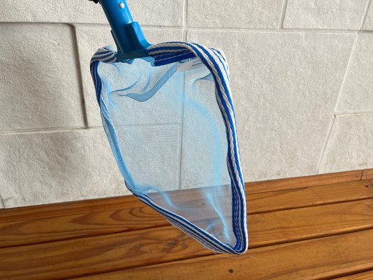 Peneira para Limpeza de Piscinas em Armação Metálica