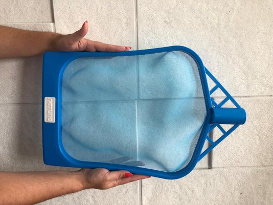 Peneira Plástica Cata Folhas para Limpeza de Piscinas