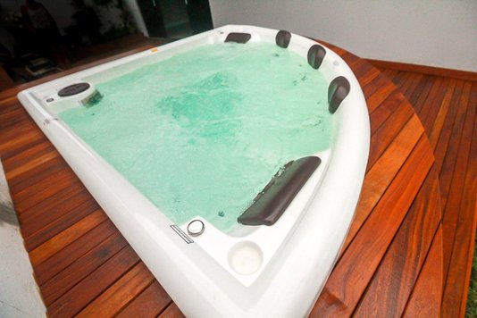 Spa de Canto Amazonas Slim Plus em Acrílico