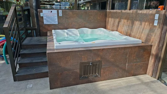 SPA Quadrada Cassino em Gel Coat