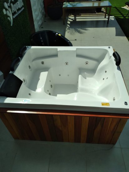 SPA Quadrada Lotus Luxo em Gel Coat