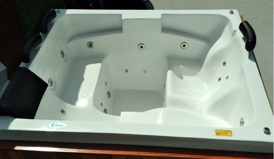 SPA Quadrada Lotus Luxo em Gel Coat