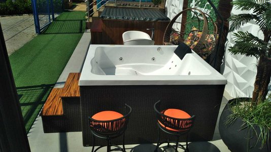 SPA Quadrada Lotus Luxo em Gel Coat