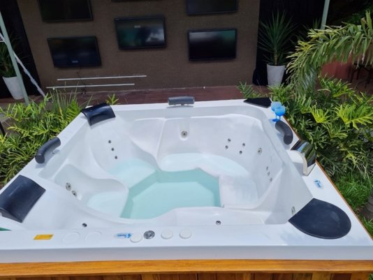 Spa Quadrado Amarilis Padrão em Gel Coat