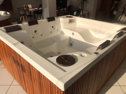 Spa Quadrado Atlantis Esmeralda em Gel Coat