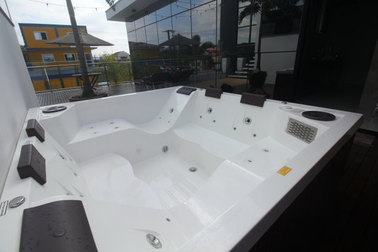 Spa Quadrado Atlantis Slim Plus em Gel Coat