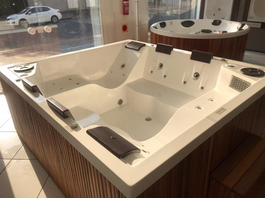 Spa Quadrado Atlantis Slim Plus em Gel Coat