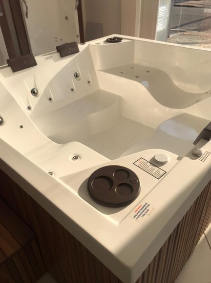 Spa Quadrado Atlantis Slim Plus em Gel Coat