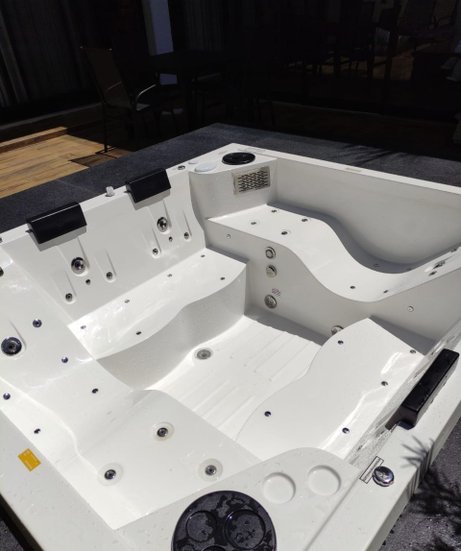 Spa Quadrado Atlantis Slim Plus em Gel Coat