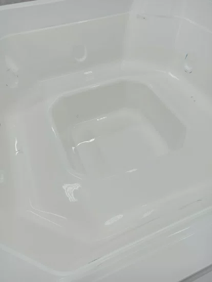 Spa Quadrado Cádiz Linha GLOW em Gel Coat c/ Capa e Gerador de Ozônio