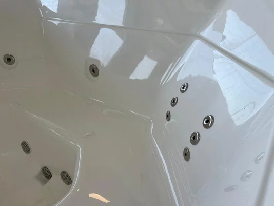 Spa Quadrado Cádiz Linha GLOW em Gel Coat c/ Capa e Gerador de Ozônio