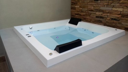 SPA Quadrado Gloriosa Padrão em Gel Coat