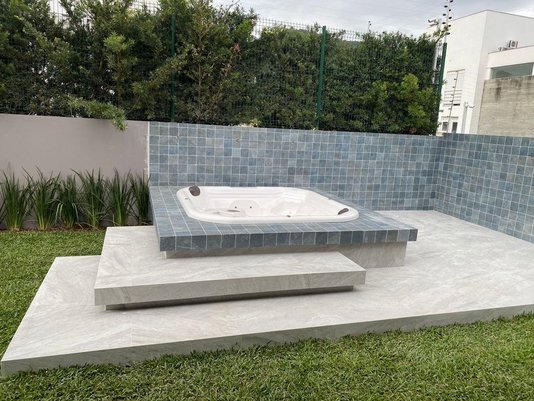 Spa Quadrado Guaratuba Slim Plus em Gel Coat