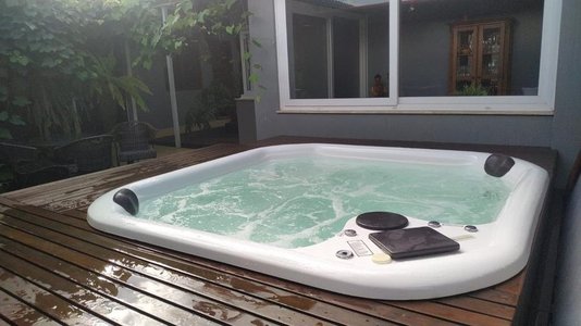 Spa Quadrado Guaratuba Slim Plus em Gel Coat
