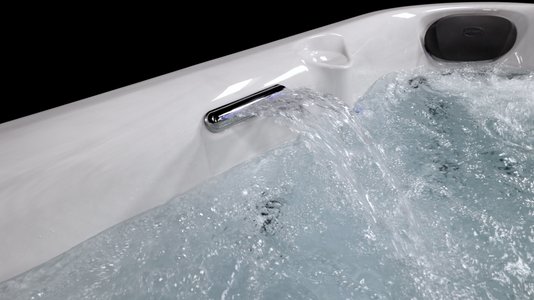 Spa Quadrado J275 Jacuzzi em Acrílico com Fechamento e Cobertura Térmica