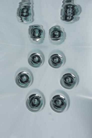 Spa Quadrado J475 Jacuzzi em Acrílico Com Fechamento e Cobertura Térmica
