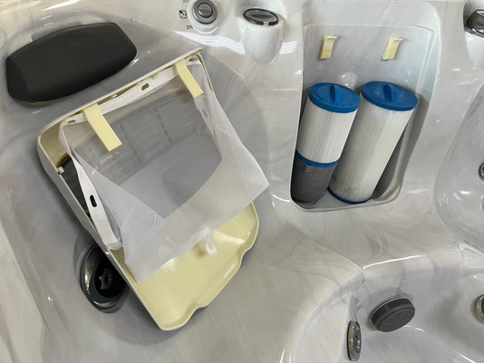 Spa Quadrado J475 Jacuzzi em Acrílico Com Fechamento e Cobertura Térmica