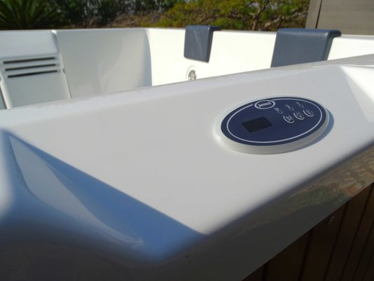 Spa Quadrado J170 Jacuzzi em Acrílico Com Cobertura Térmica